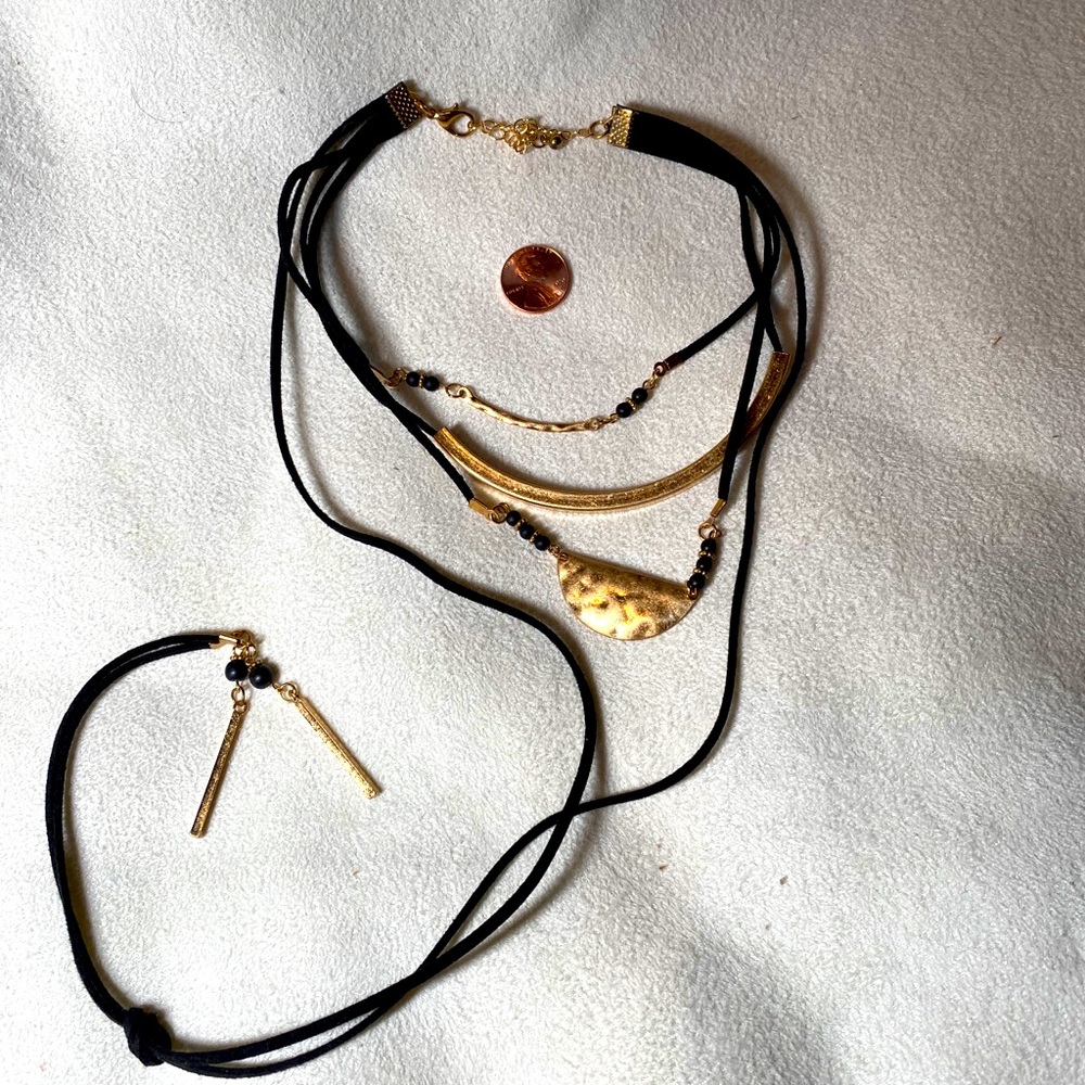 🏝🏝🏝Multi level necklace in black and gold